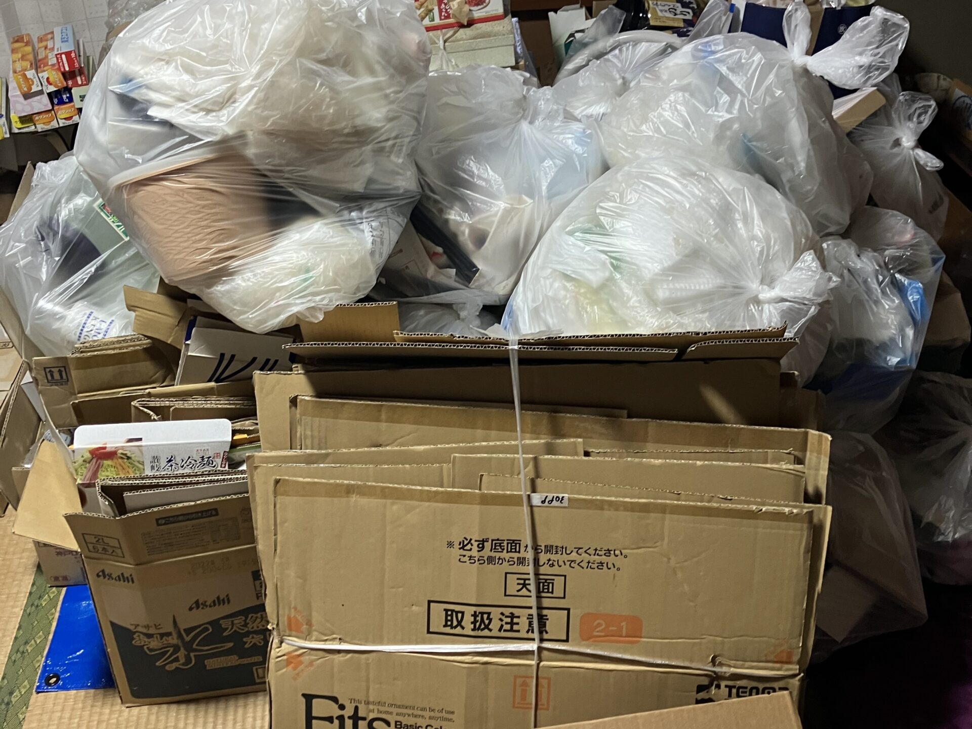 「一人暮らしのお母様のご自宅に溜まったゴミを回収しました」作業写真